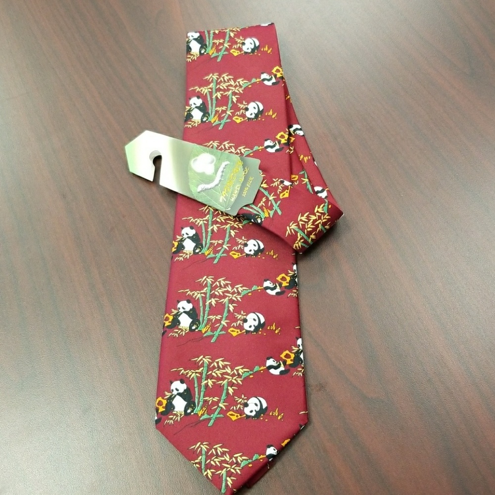 NWT  Red 100% Silk Tie with Panda & Bamboo
